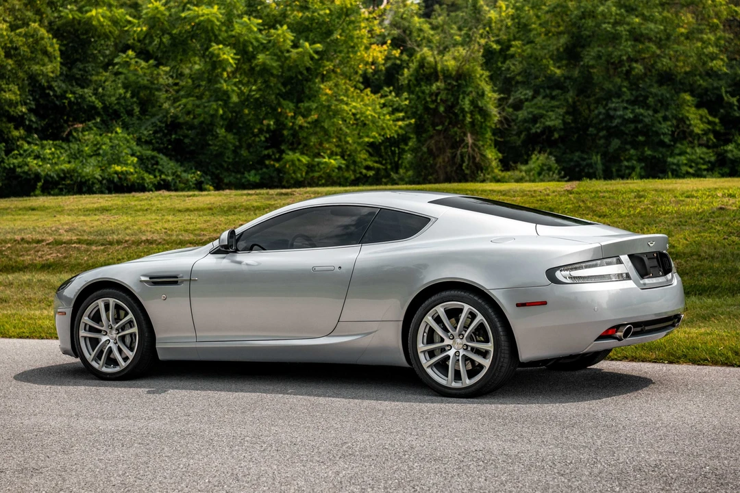 2011 Aston Martin DB9 - Image 19 of 31
