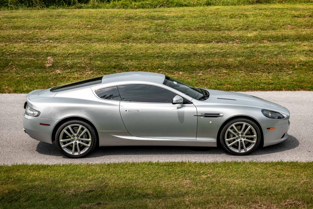 2011 Aston Martin DB9 - Image 30 of 31