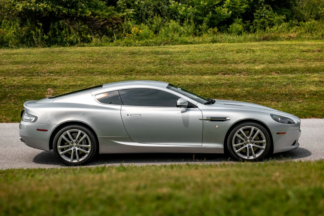 2011 Aston Martin DB9 - Image 31 of 31