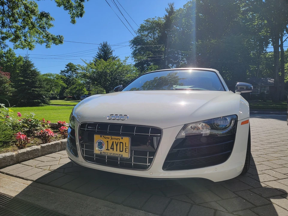 2011 Audi 42 R8 - Image 2 of 31