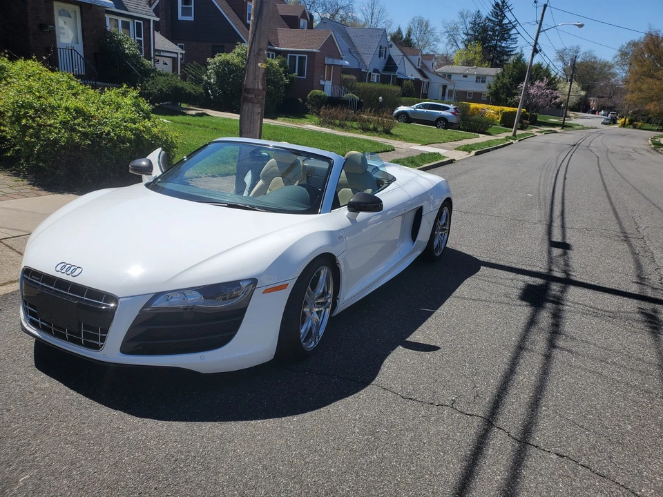 2011 Audi 42 R8 - Image 5 of 31