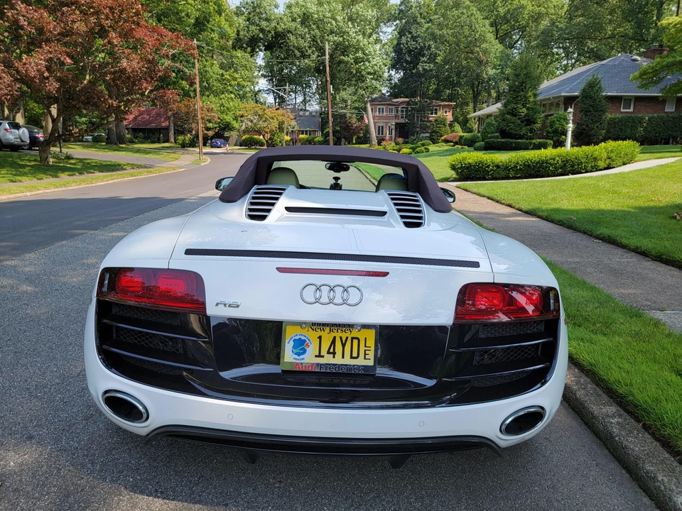2011 Audi 42 R8 - Image 8 of 31