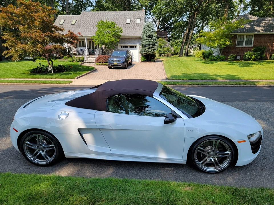 2011 Audi 42 R8 - Image 9 of 31