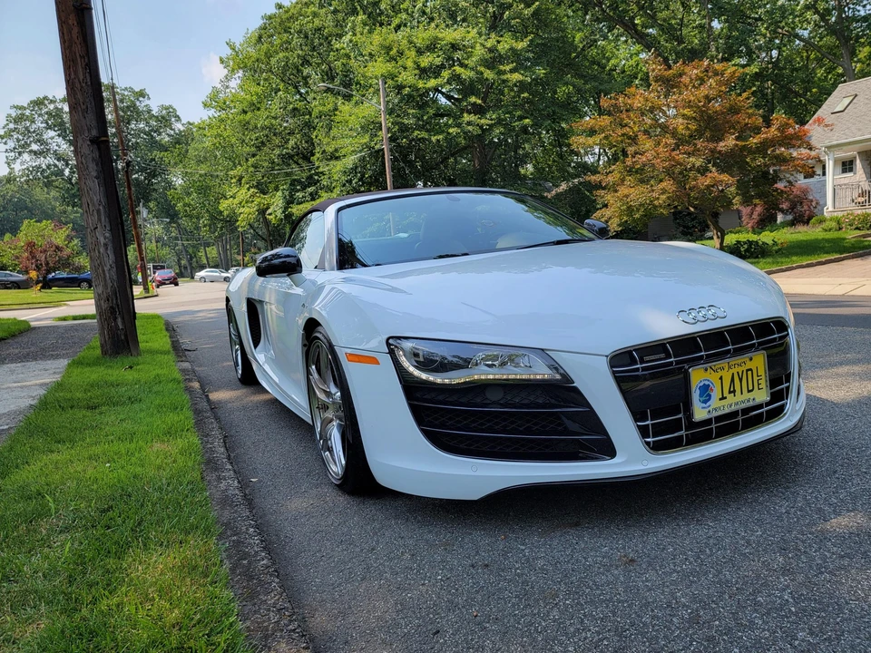 2011 Audi 42 R8 - Image 10 of 31