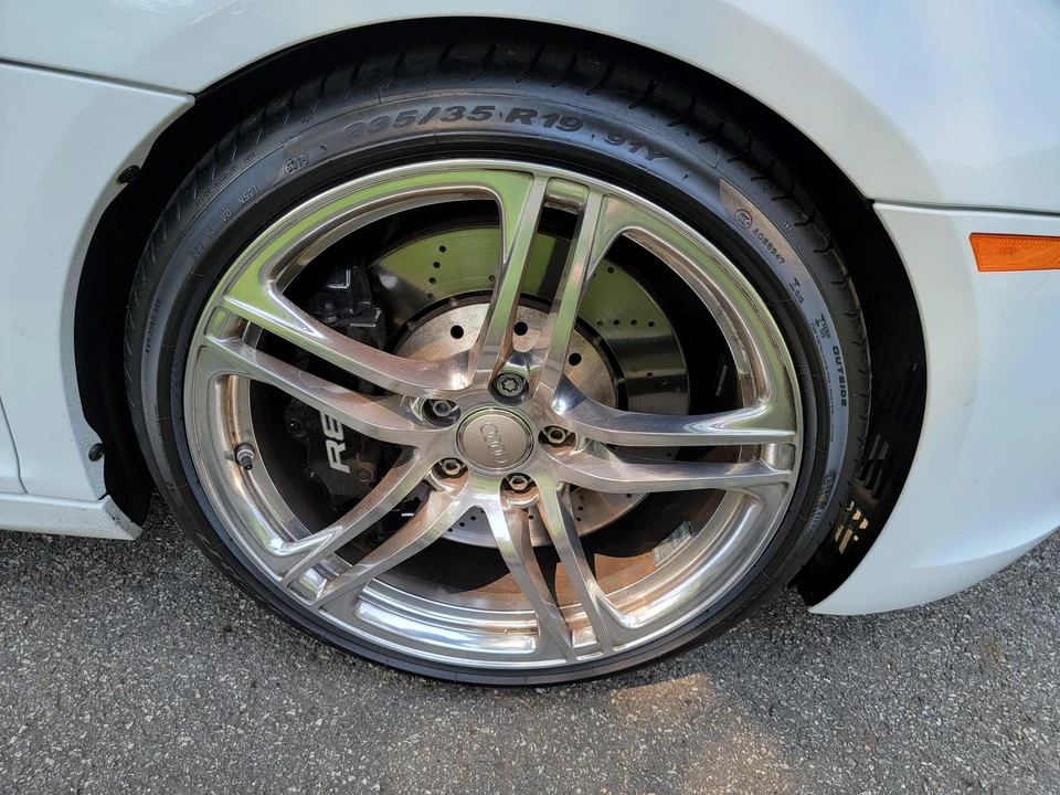2011 Audi 42 R8 - Image 30 of 31