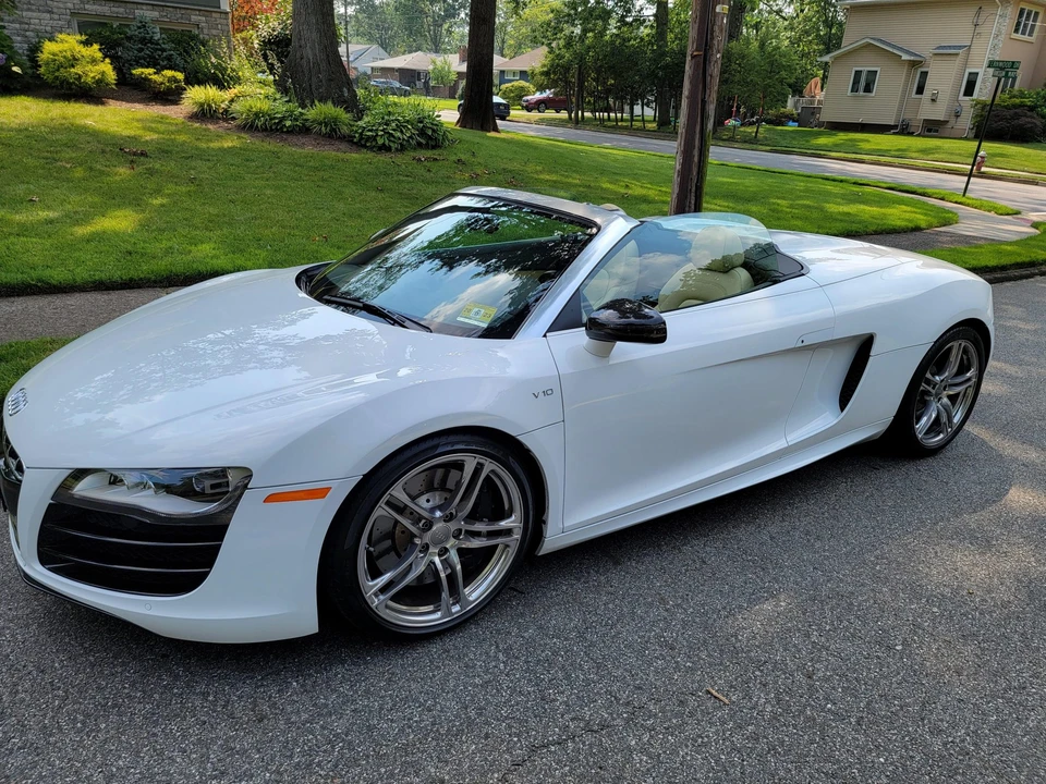 2011 Audi 42 R8 - Image 4 of 31