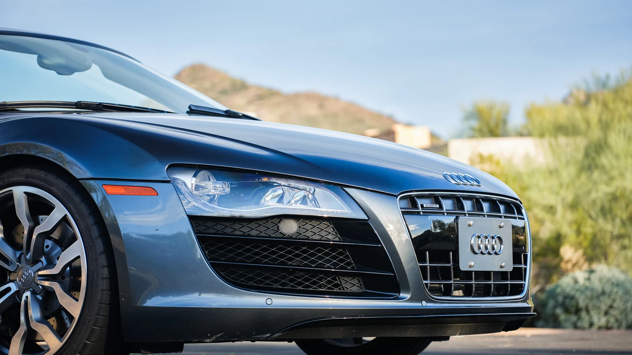 2011 Audi 42 R8 - Image 26 of 31