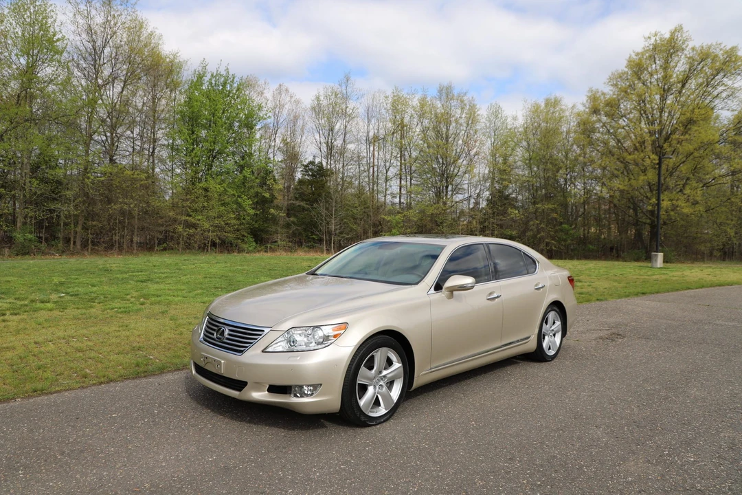 2011 Lexus LS 4th Gen - Image 2 of 31