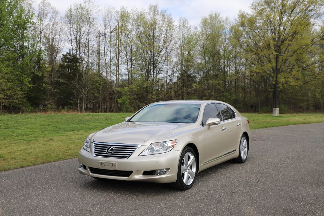 2011 Lexus LS 4th Gen - Image 4 of 31