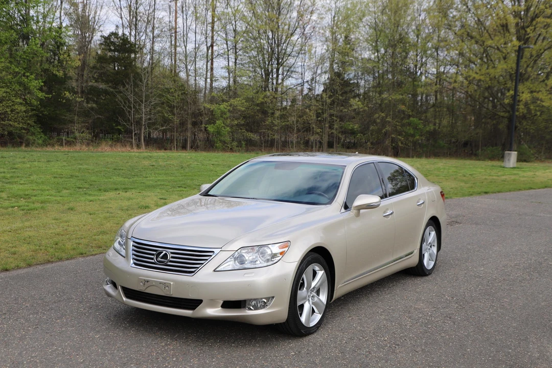 2011 Lexus LS 4th Gen - Image 3 of 31