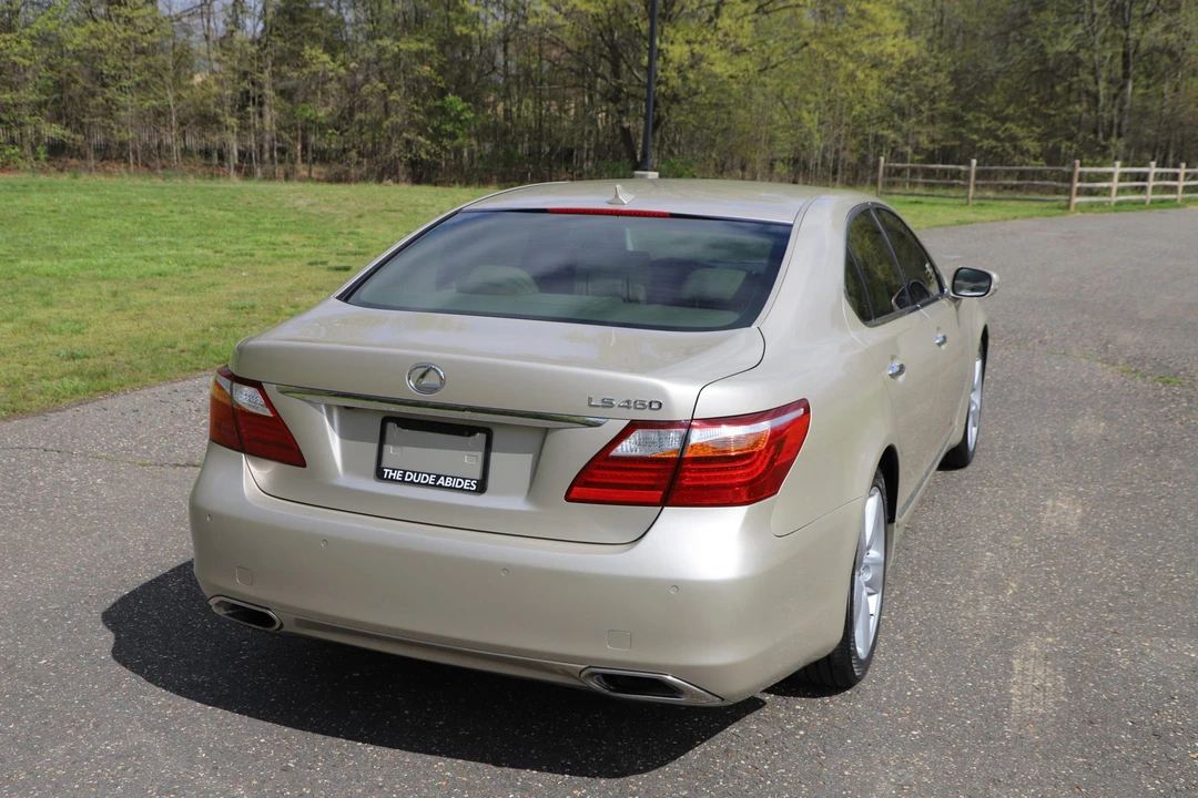 2011 Lexus LS 4th Gen - Image 31 of 31