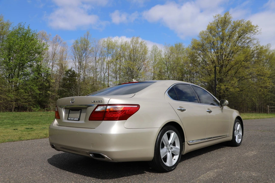 2011 Lexus LS 4th Gen - Image 30 of 31