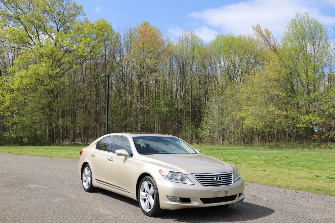2011 Lexus LS 4th Gen - Image 20 of 31
