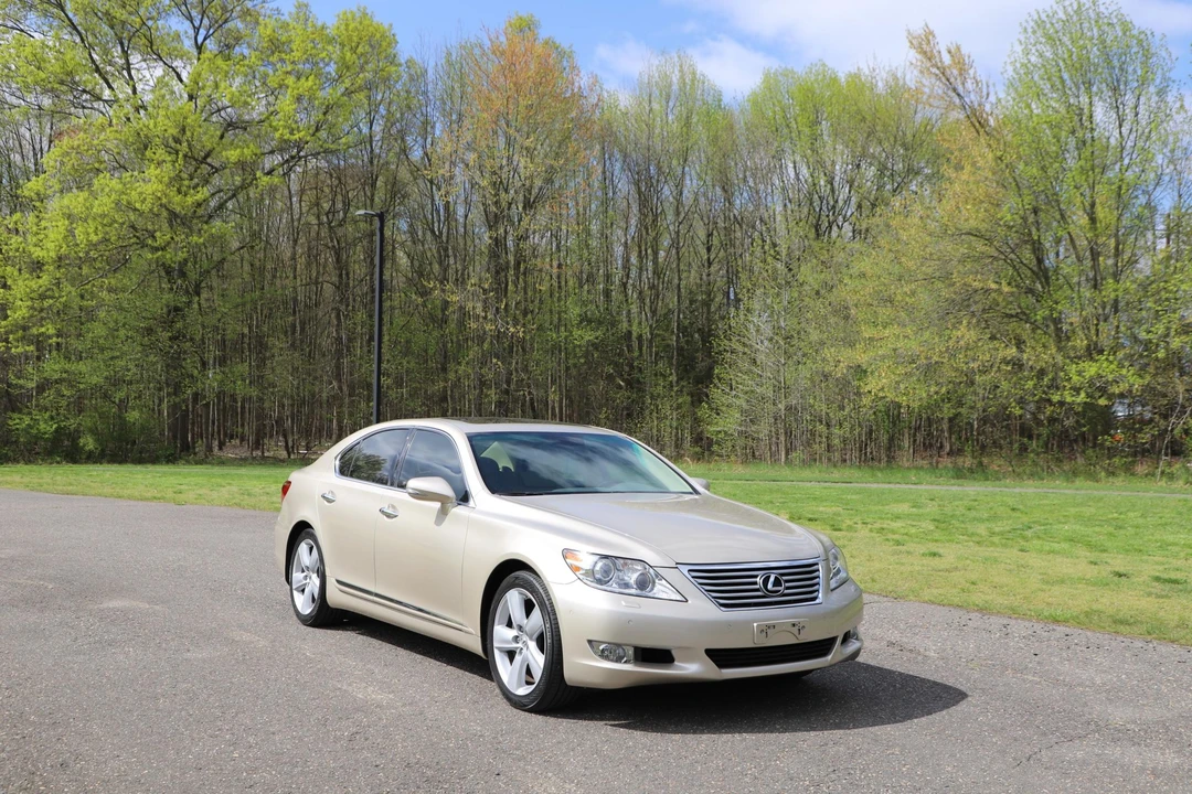 2011 Lexus LS 4th Gen - Image 23 of 31