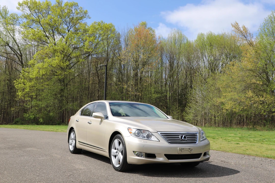 2011 Lexus LS 4th Gen - Image 22 of 31