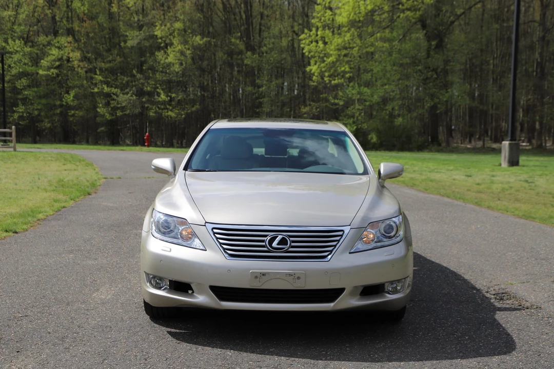 2011 Lexus LS 4th Gen - Image 7 of 31