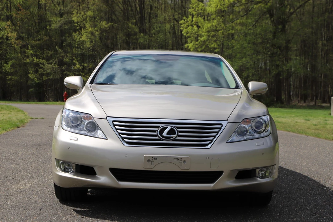 2011 Lexus LS 4th Gen - Image 11 of 31