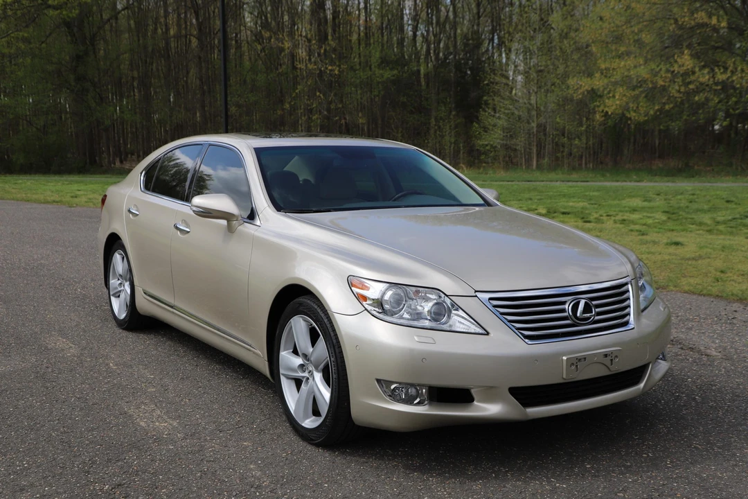 2011 Lexus LS 4th Gen - Image 15 of 31