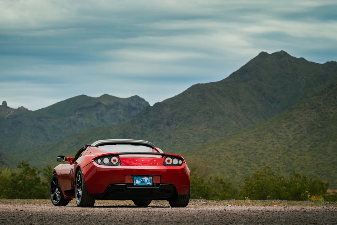 2011 Tesla Roadster - Image 10 of 31