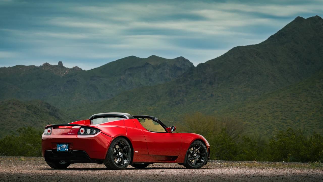 2011 Tesla Roadster - Image 13 of 31