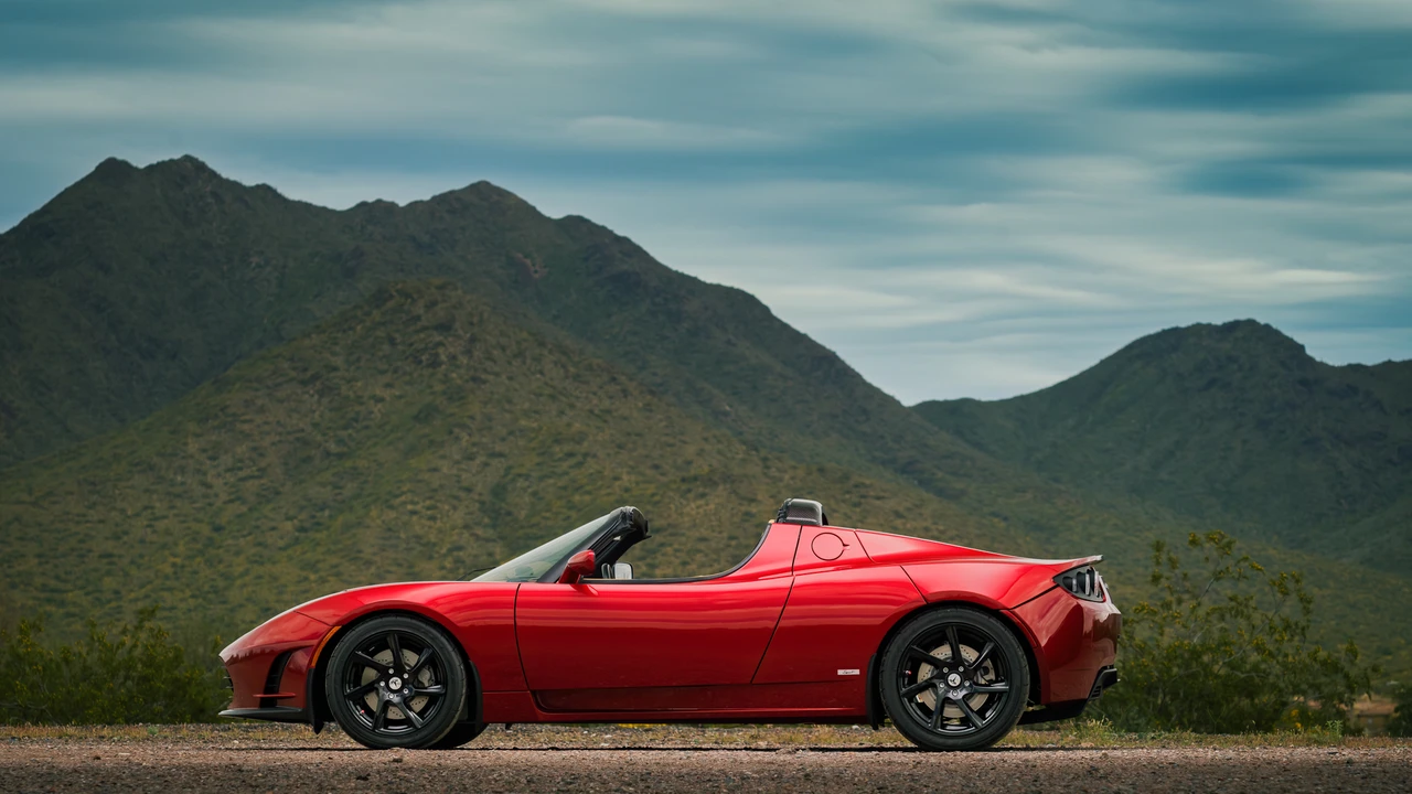 2011 Tesla Roadster - Image 8 of 31