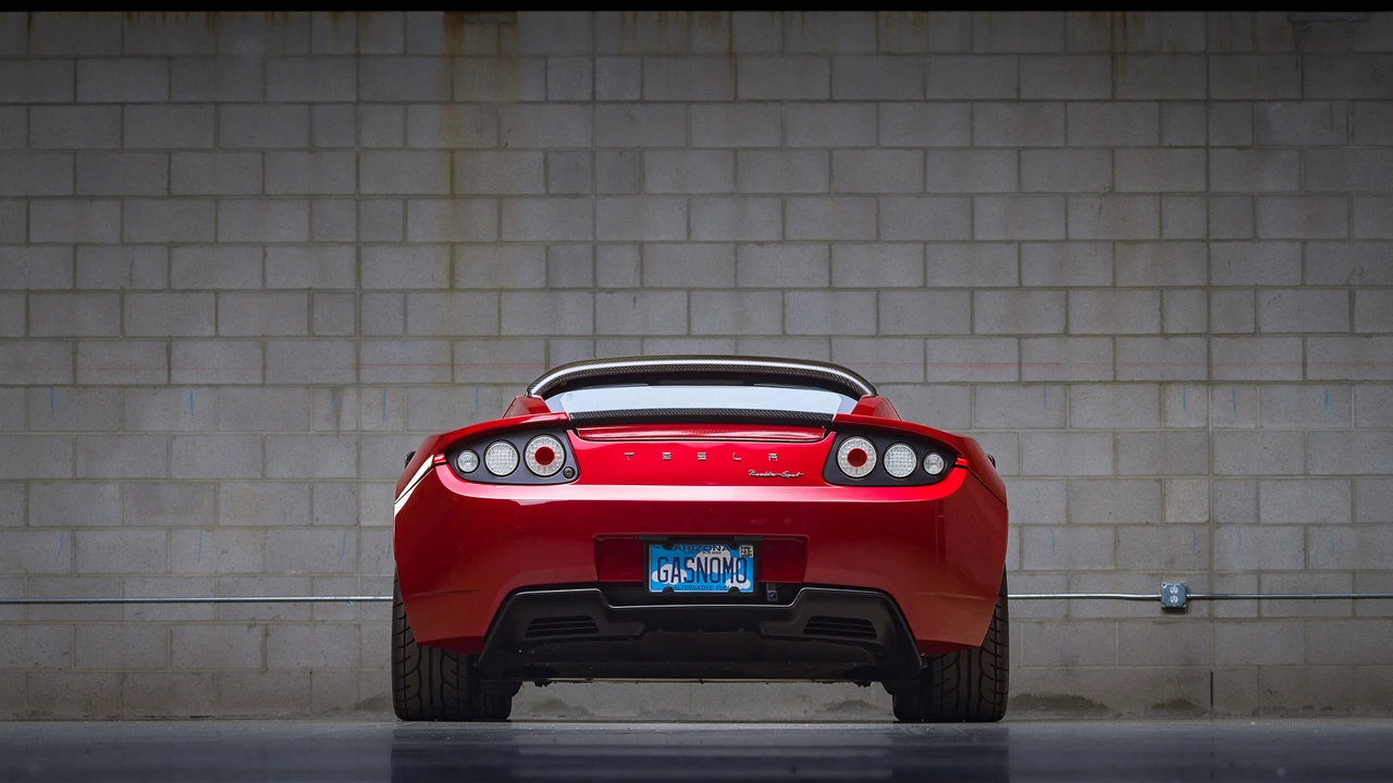 2011 Tesla Roadster - Image 24 of 31