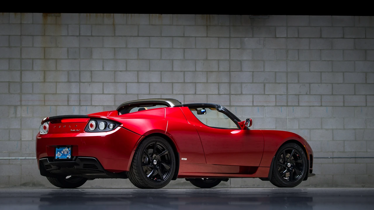 2011 Tesla Roadster - Image 28 of 31