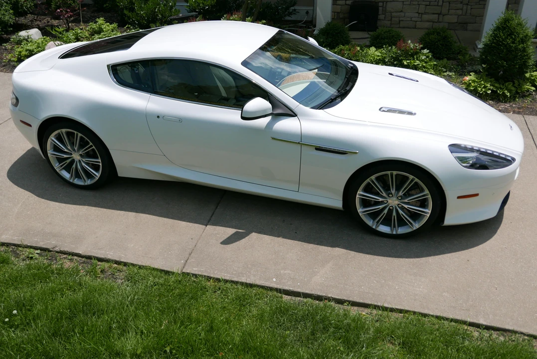 2012 Aston Martin Virage (2011-2012) - Image 2 of 31