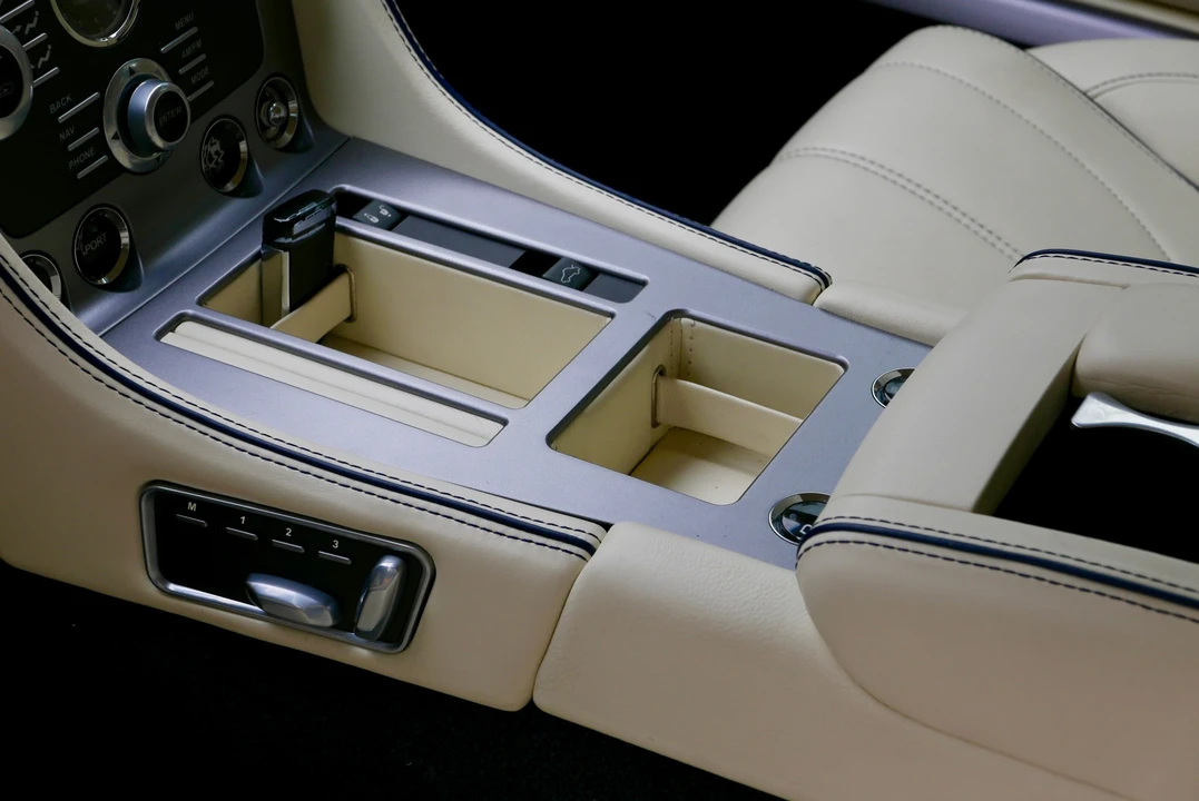 2012 Aston Martin Virage (2011-2012) - Image 31 of 31