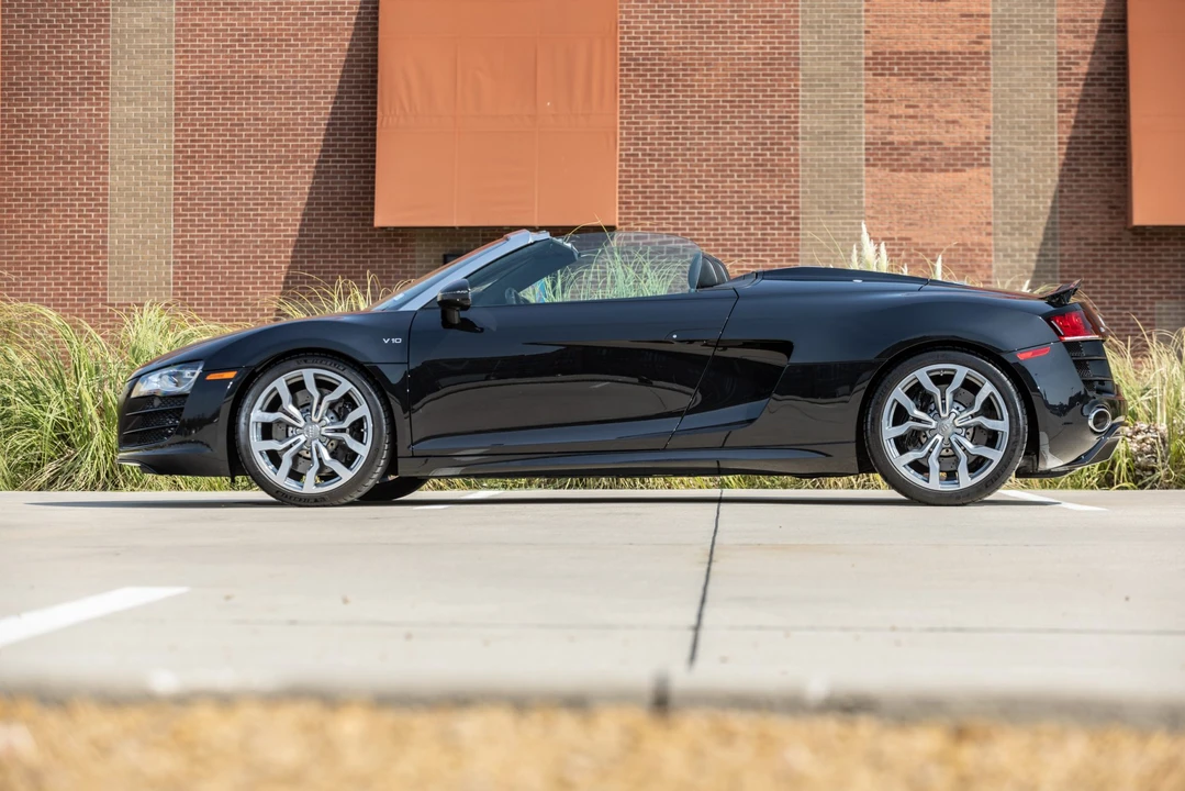2012 Audi 42 R8 - Image 8 of 31