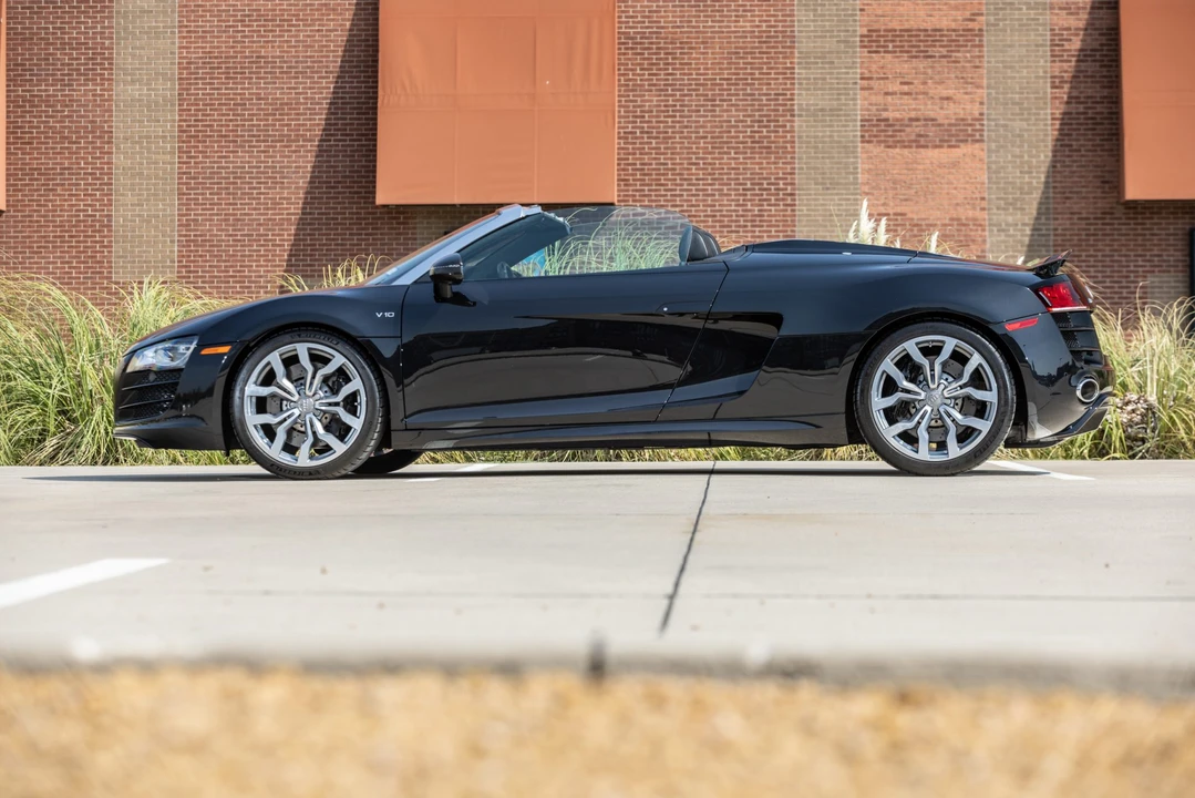 2012 Audi 42 R8 - Image 9 of 31