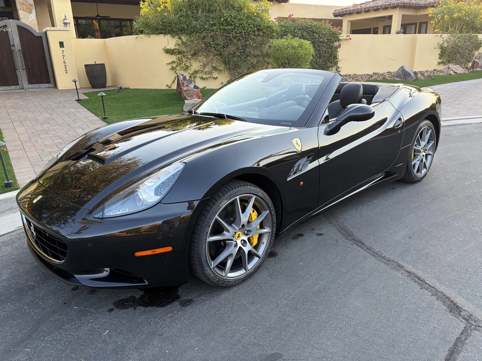 2012 Ferrari California - Image 2 of 31