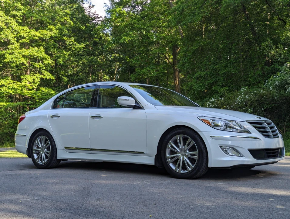 2012 Hyundai Genesis - Image 31 of 31