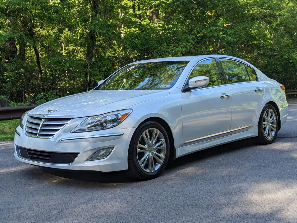2012 Hyundai Genesis - Image 3 of 31