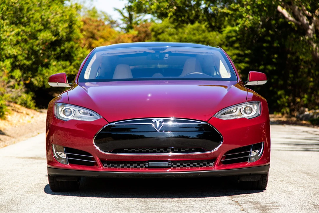 2012 Tesla Model S - Image 8 of 31