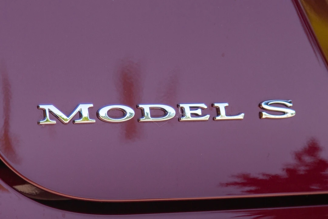 2012 Tesla Model S - Image 18 of 31