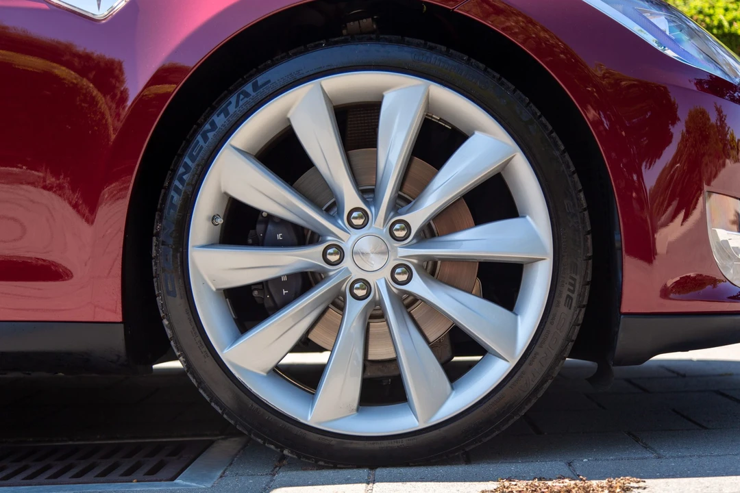 2012 Tesla Model S - Image 27 of 31