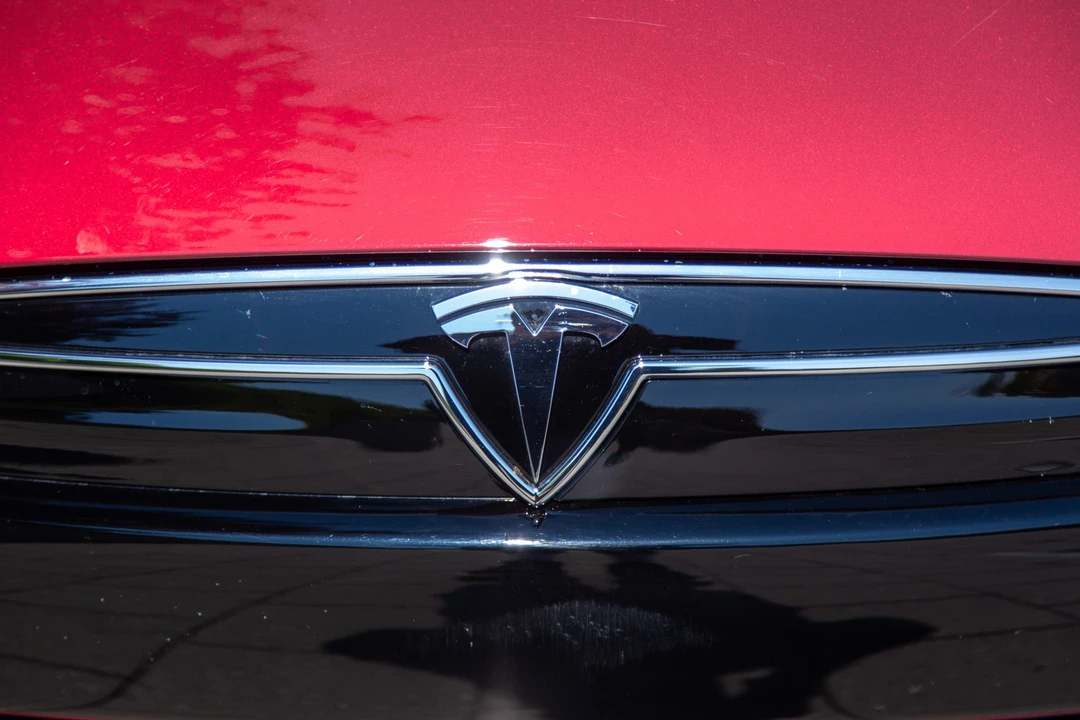 2012 Tesla Model S - Image 11 of 31