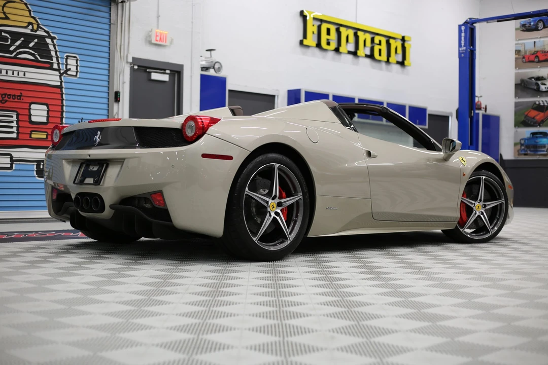 2013 Ferrari 458 Spider - Image 9 of 31