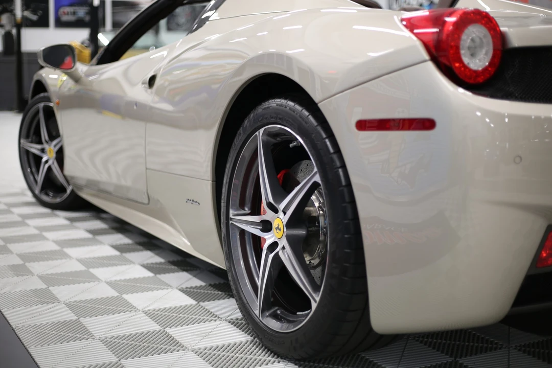2013 Ferrari 458 Spider - Image 20 of 31
