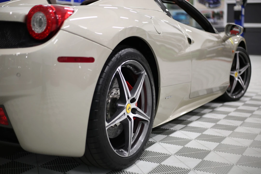 2013 Ferrari 458 Spider - Image 26 of 31