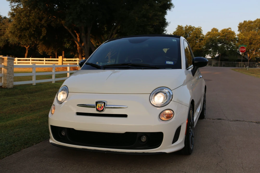 2013 Fiat Abarth 500 - Image 2 of 31