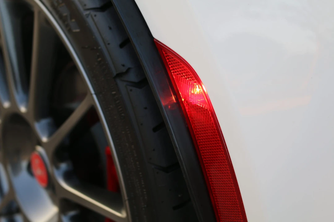 2013 Fiat Abarth 500 - Image 25 of 31