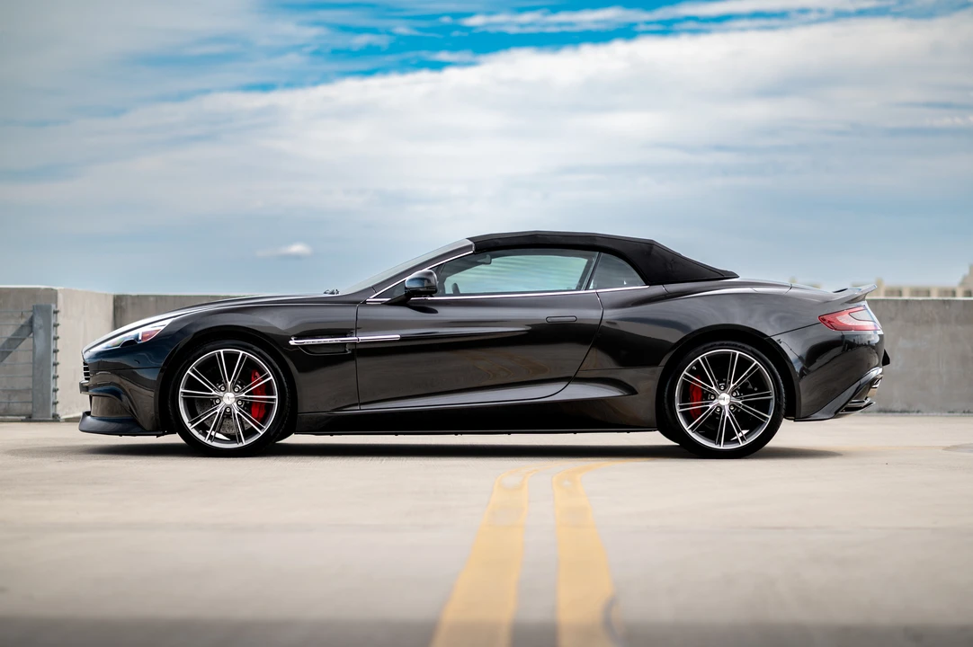 2014 Aston Martin Vanquish 2nd Gen - Image 17 of 31