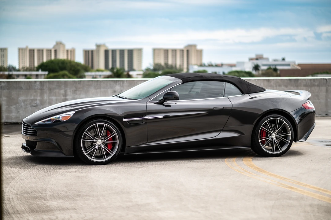 2014 Aston Martin Vanquish 2nd Gen - Image 2 of 31