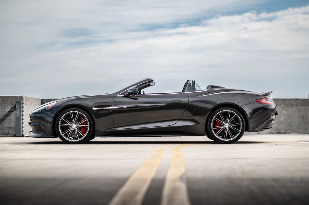2014 Aston Martin Vanquish 2nd Gen - Image 18 of 31