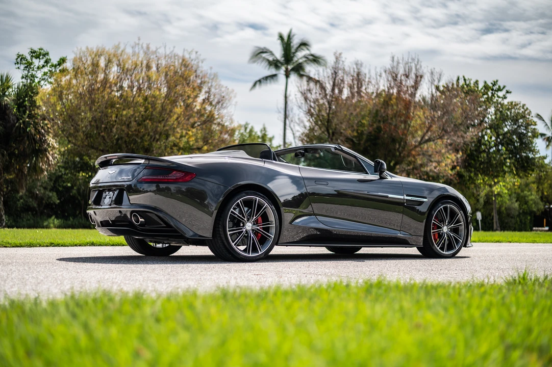 2014 Aston Martin Vanquish 2nd Gen - Image 26 of 31