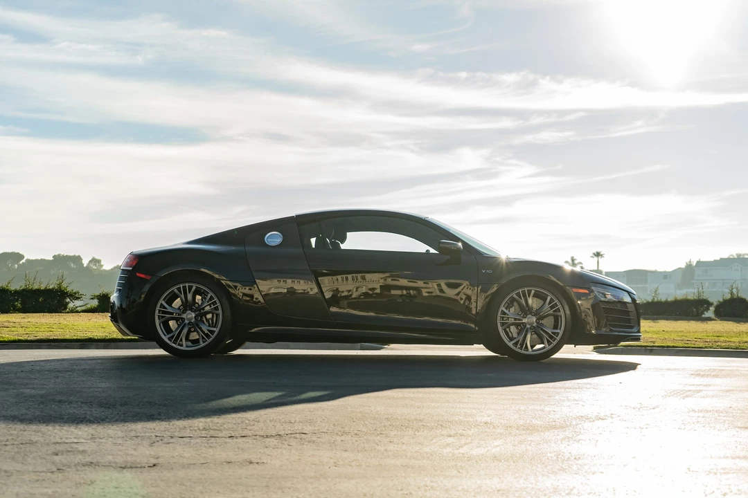 2014 Audi 42 R8 - Image 6 of 31