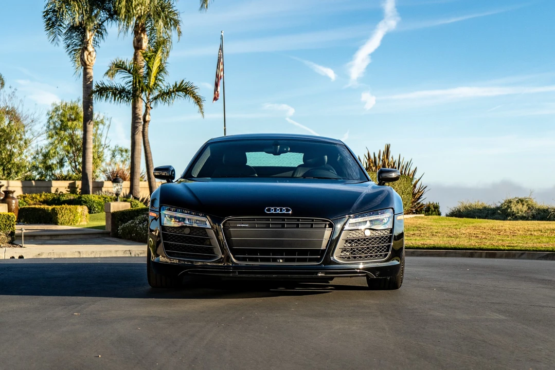 2014 Audi 42 R8 - Image 8 of 31