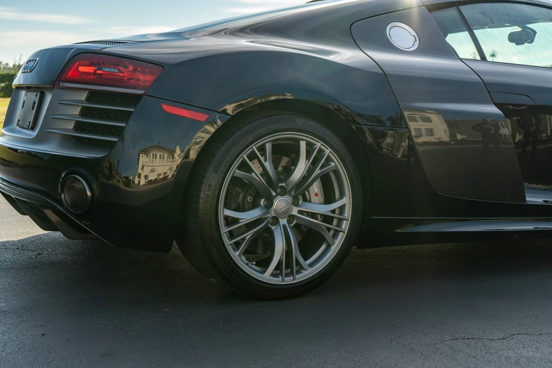 2014 Audi 42 R8 - Image 23 of 31